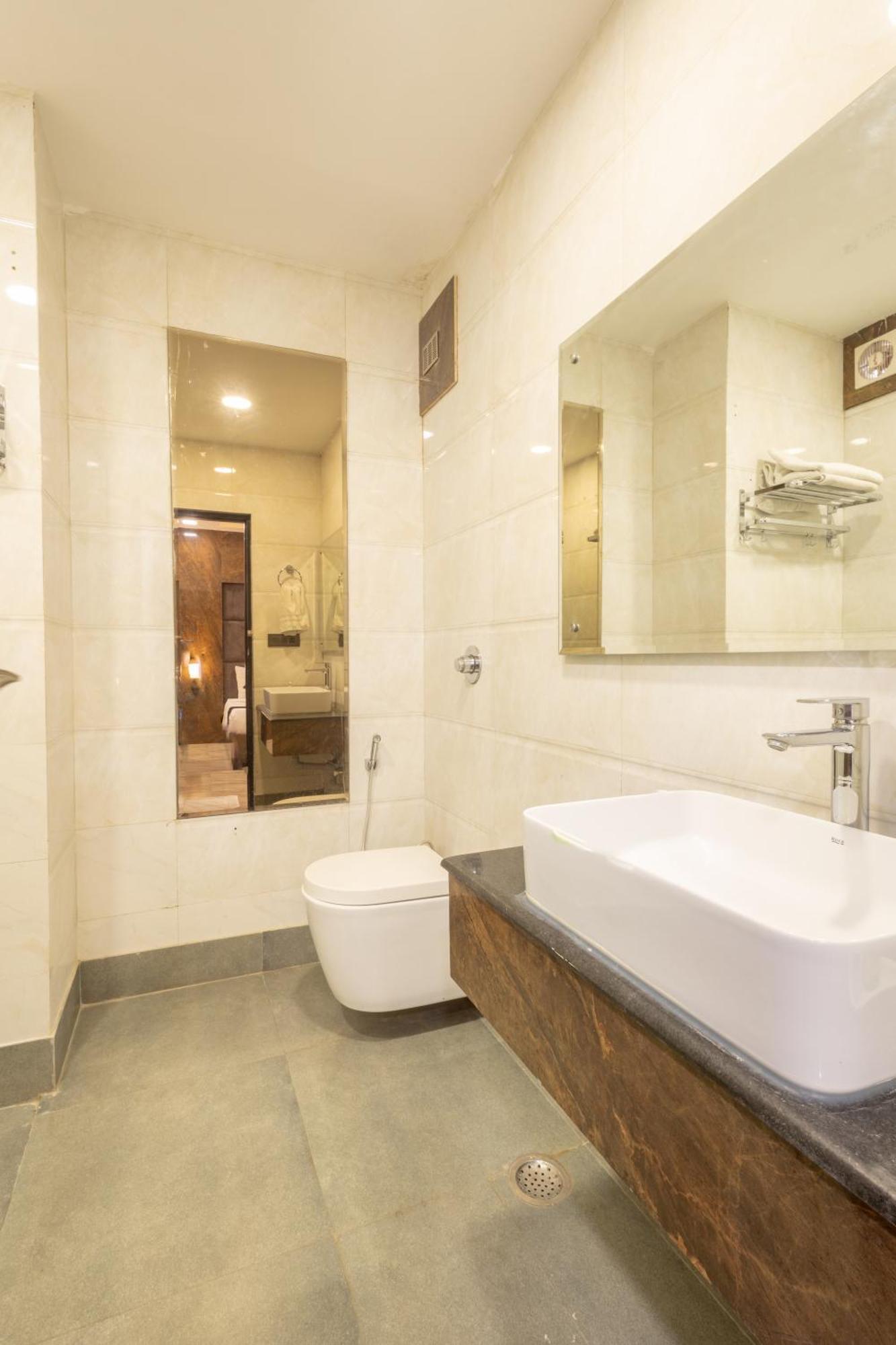 Hotel Cosmo Near Blk Hospital Karol Bagh Delhi  Exterior photo