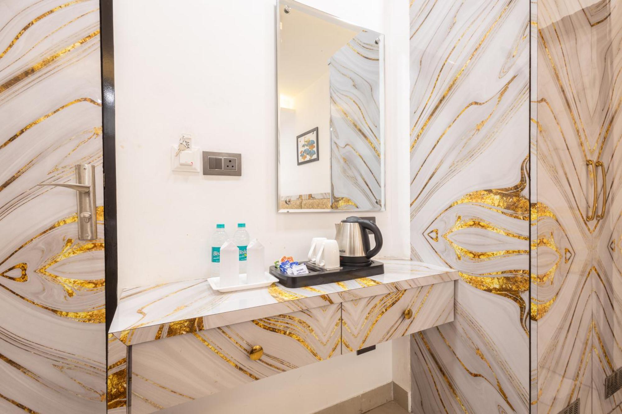 Hotel Cosmo Near Blk Hospital Karol Bagh Delhi  Exterior photo