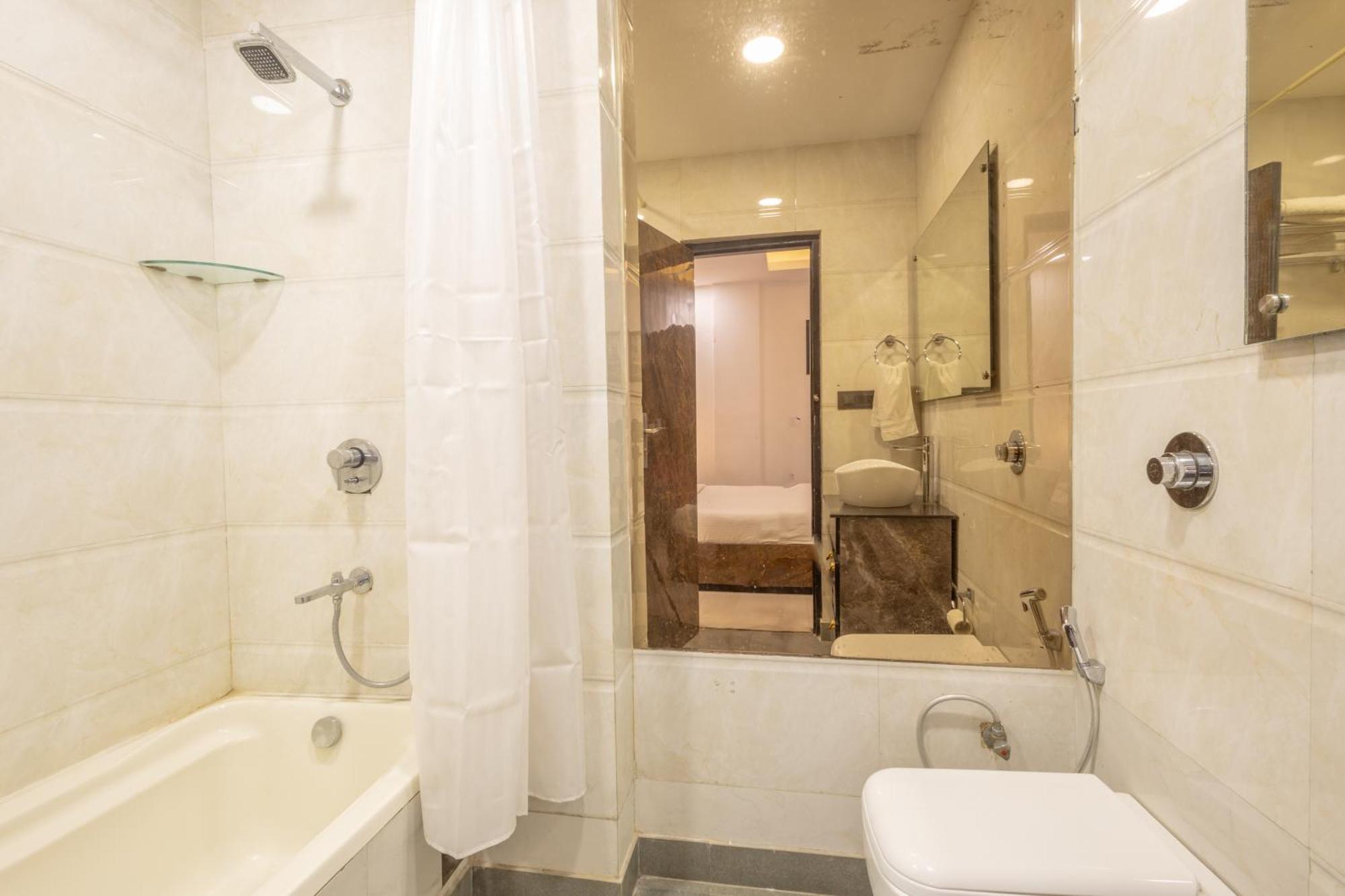 Hotel Cosmo Near Blk Hospital Karol Bagh Delhi  Exterior photo