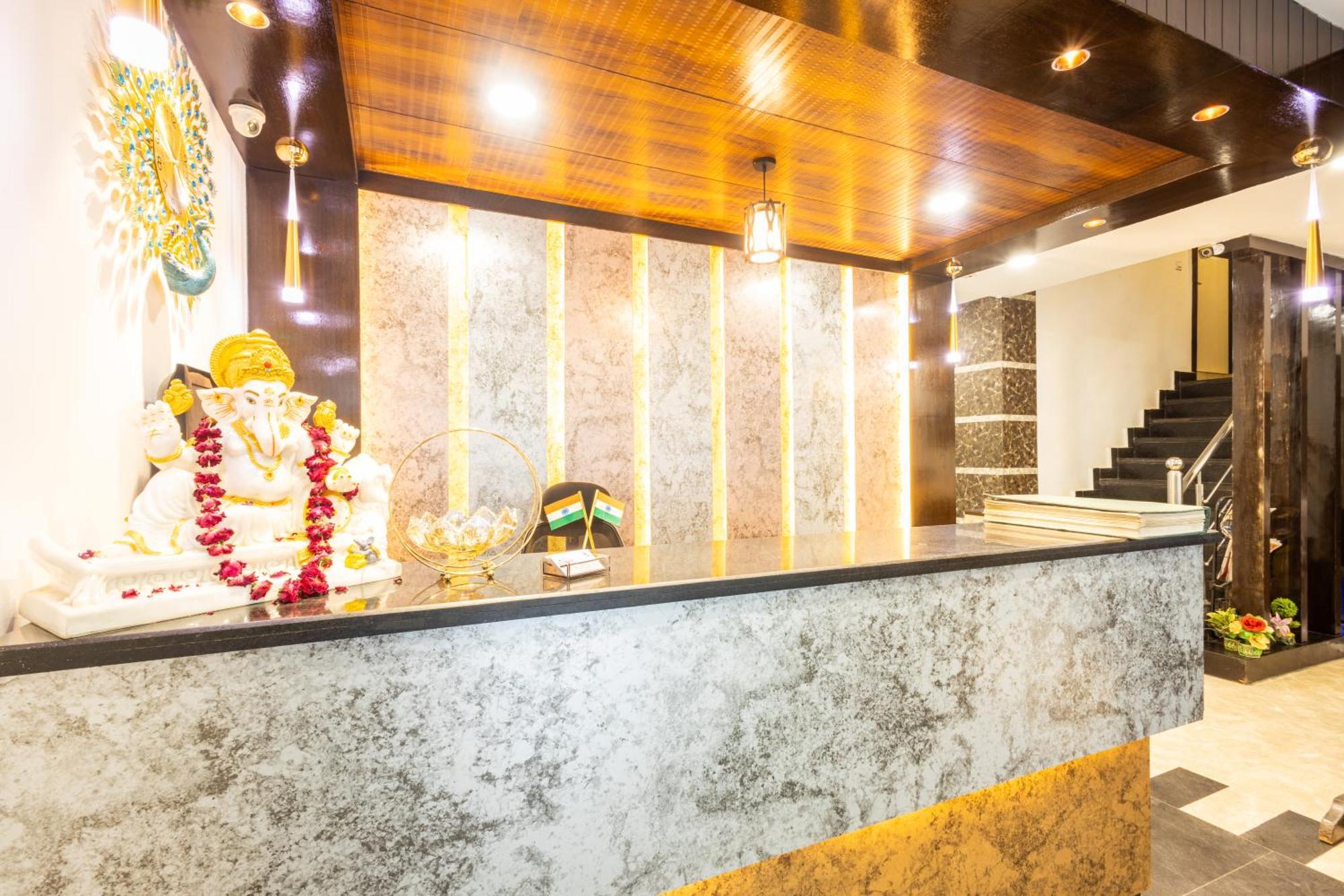 Hotel Cosmo Near Blk Hospital Karol Bagh Delhi  Exterior photo